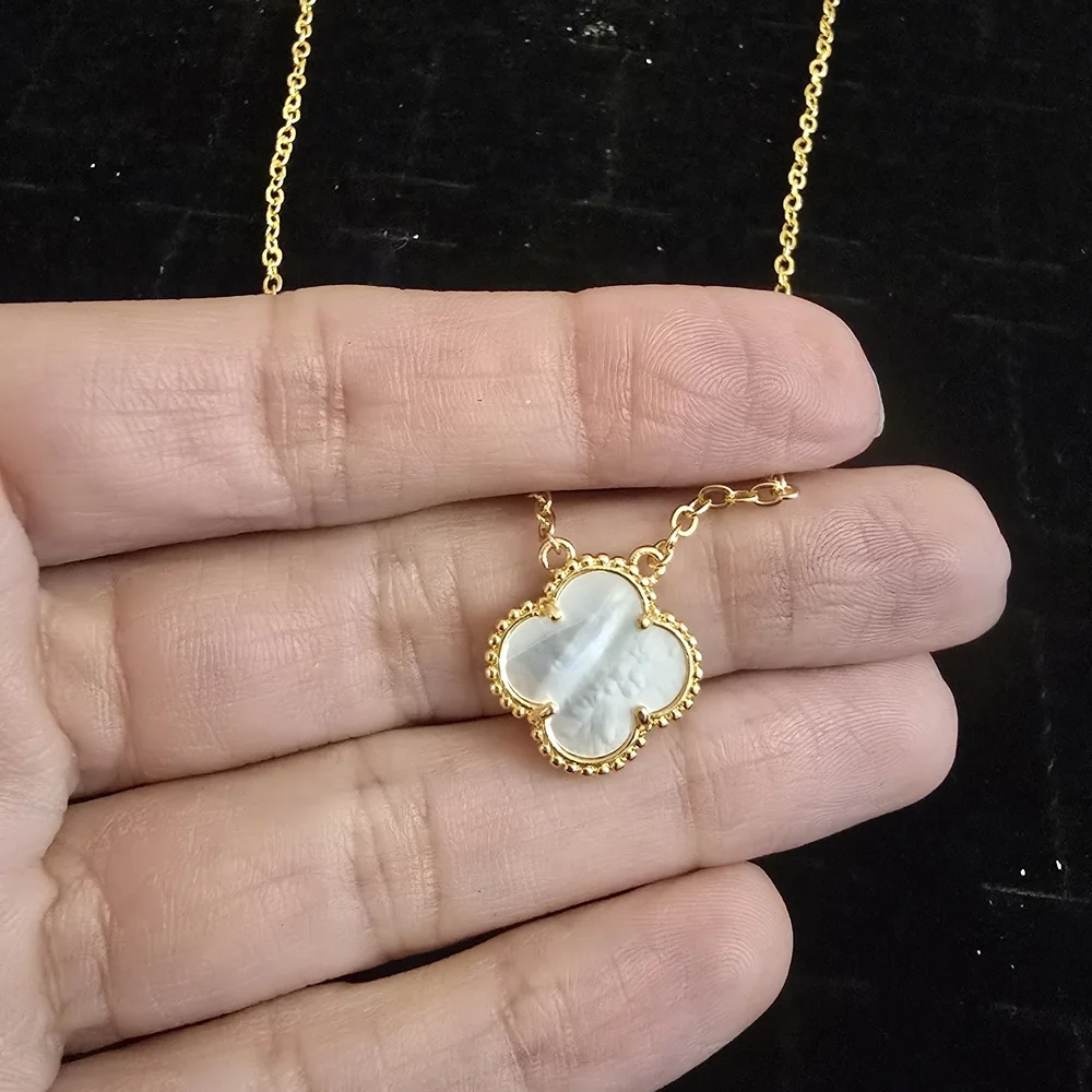 Elegant L'azurde Gold Necklace with Mother of Pearl Pendant
